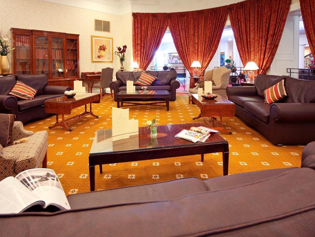Mercure York Fairfield Manor Hotel Bagian luar foto