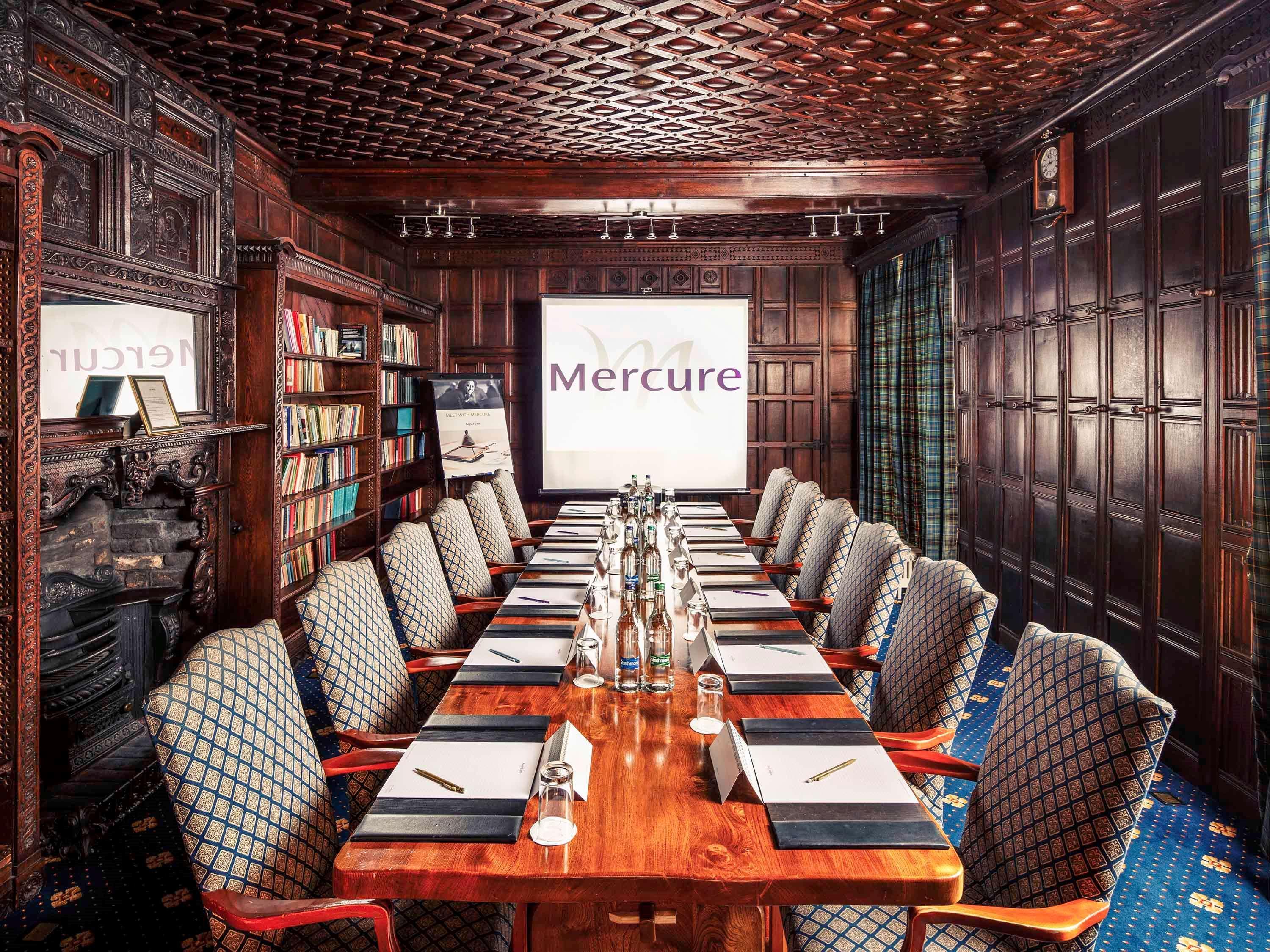 Mercure York Fairfield Manor Hotel Bagian luar foto