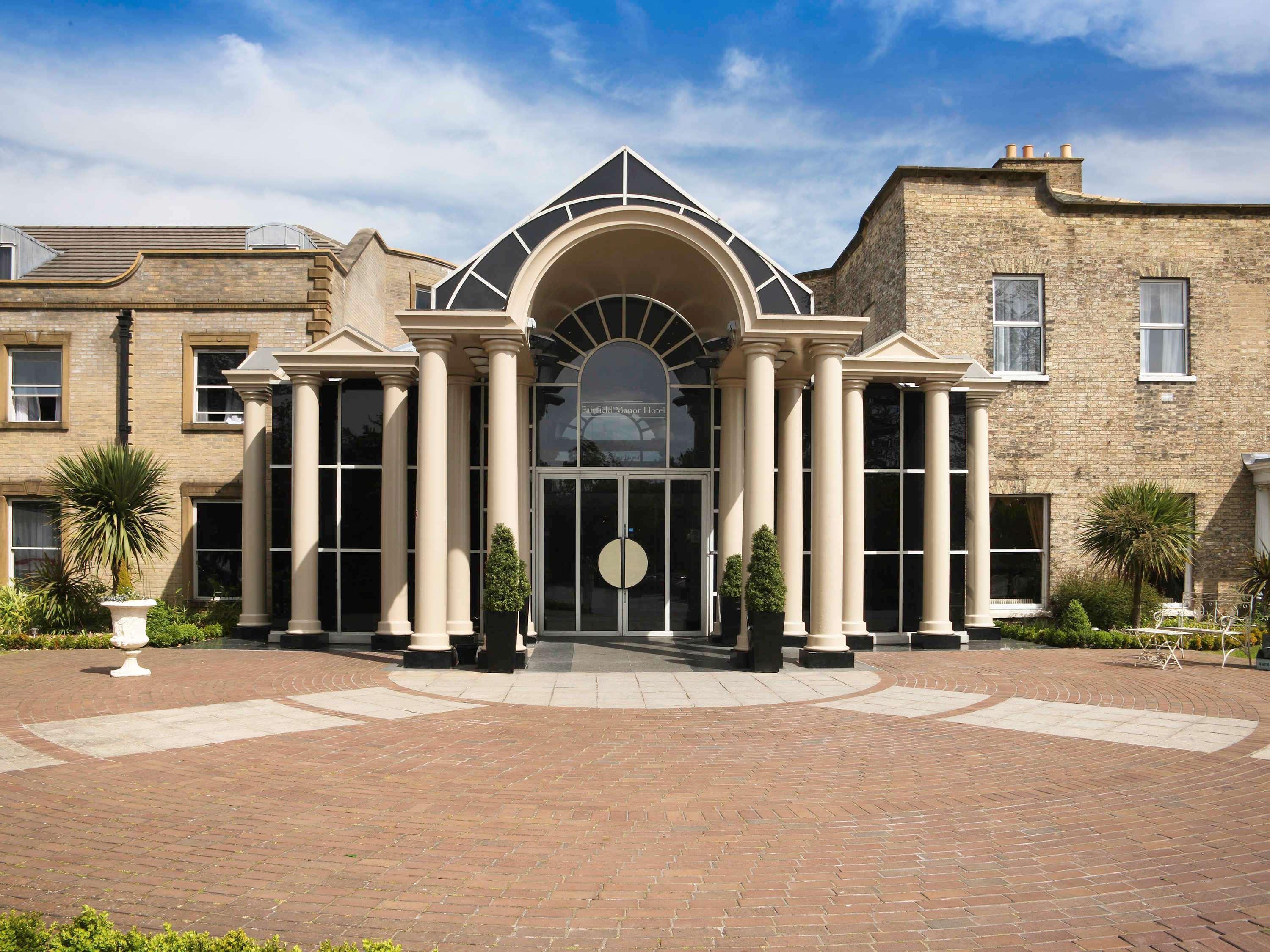 Mercure York Fairfield Manor Hotel Bagian luar foto