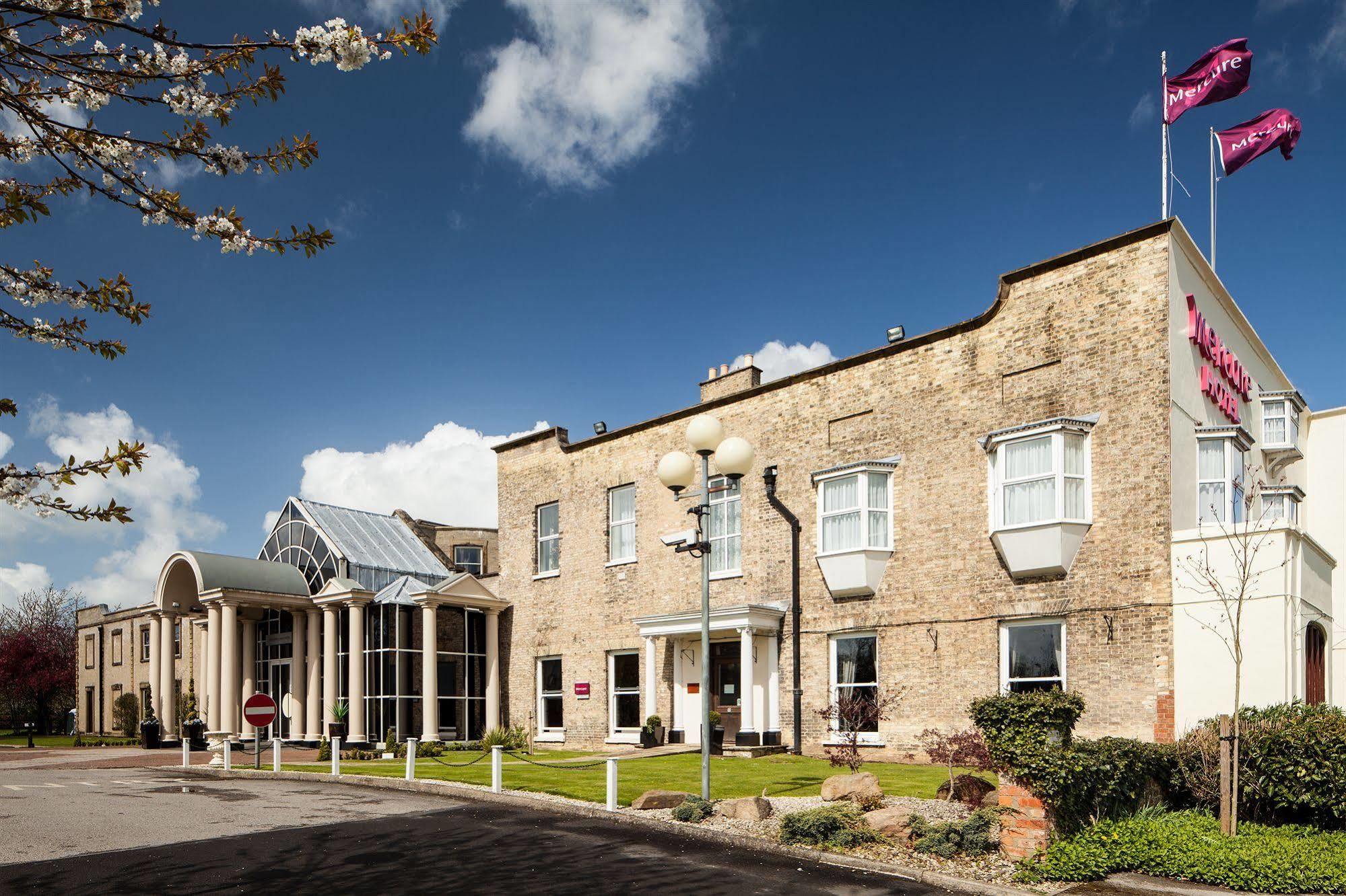 Mercure York Fairfield Manor Hotel Bagian luar foto