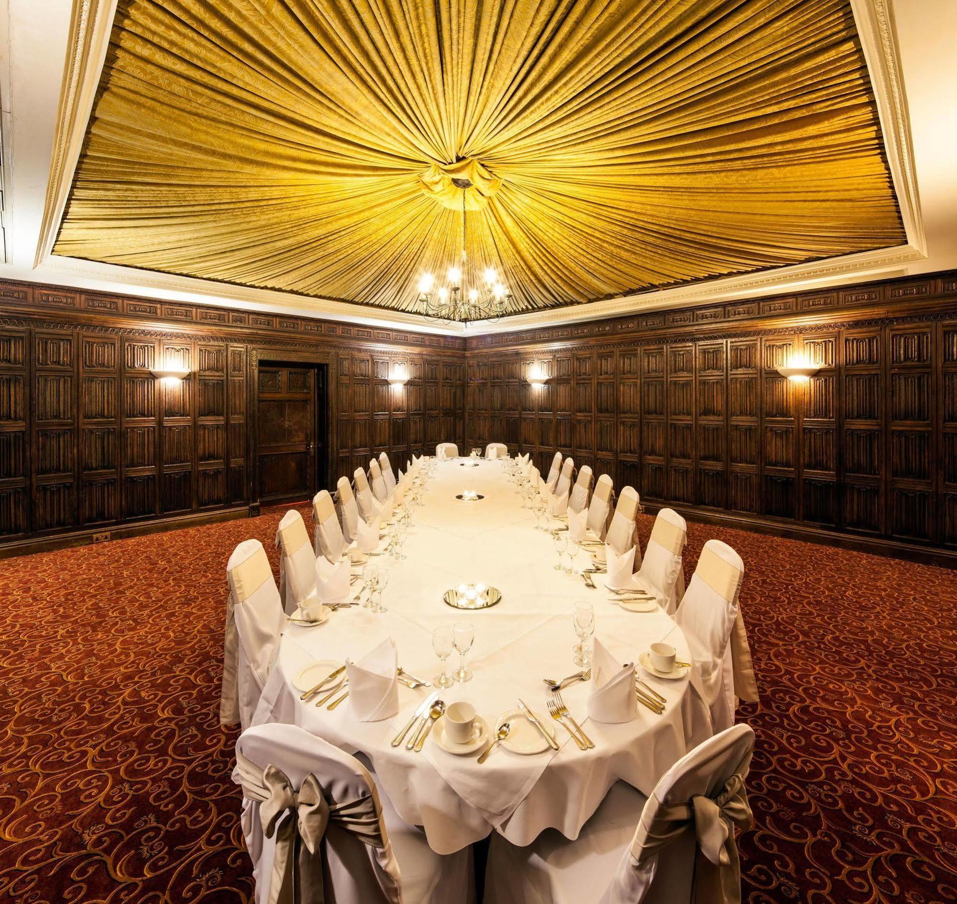 Mercure York Fairfield Manor Hotel Bagian luar foto